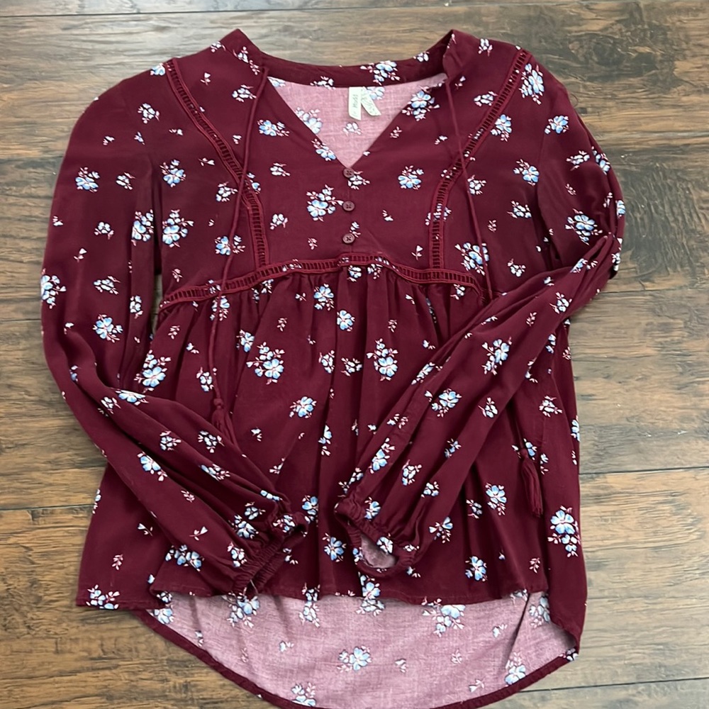 Super cute purple blouse!